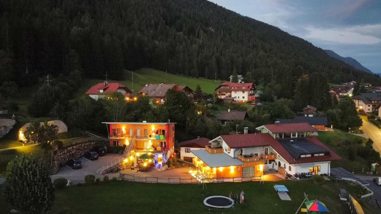 Erdhaeuser Und Apartments Mit Seeblick Und Alleinlage Weissensee Exterior photo